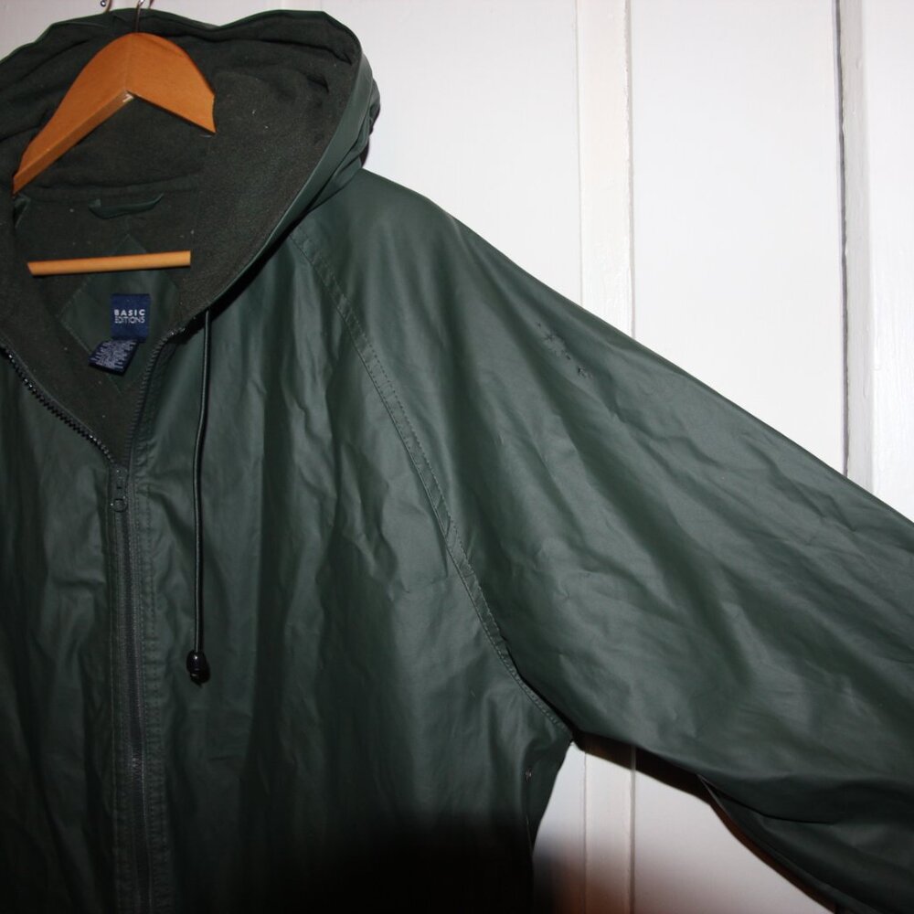 Basic Edition Large Coat - Picture 6 of 7